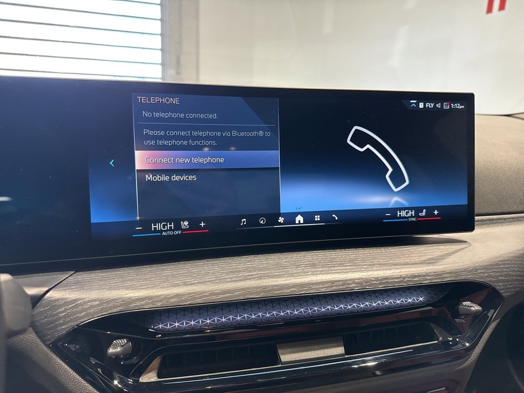 Used 2025 BMW 230i xDrive Coupe w/ Premium Package image 23