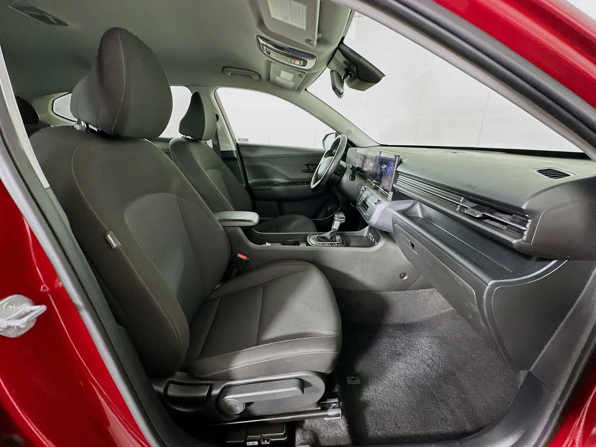 Used 2025 Hyundai Kona SEL image 29