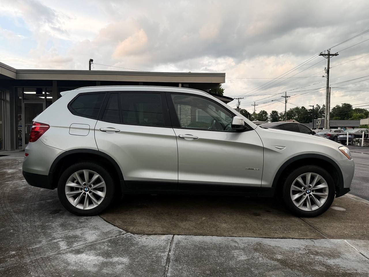 Used 2017 BMW X3 sDrive28i RWD image 7