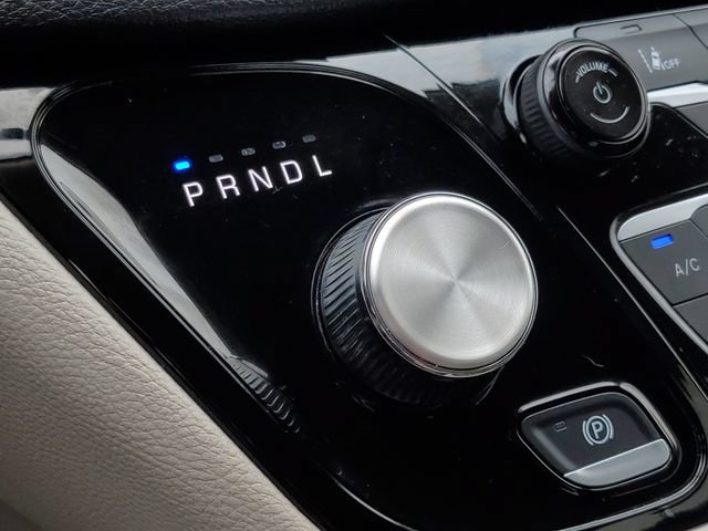 Used 2024 Chrysler Pacifica Limited FWD image 21