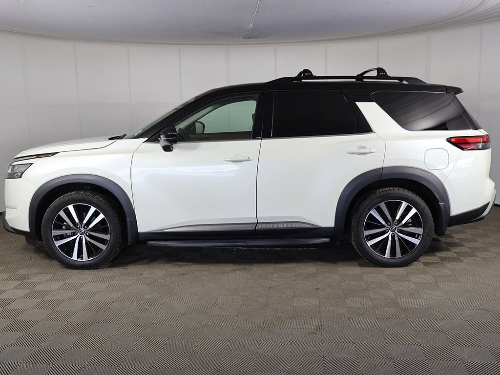 Used 2024 Nissan Pathfinder Platinum w/ Lighting Package (N93) AWD/4WD image 14