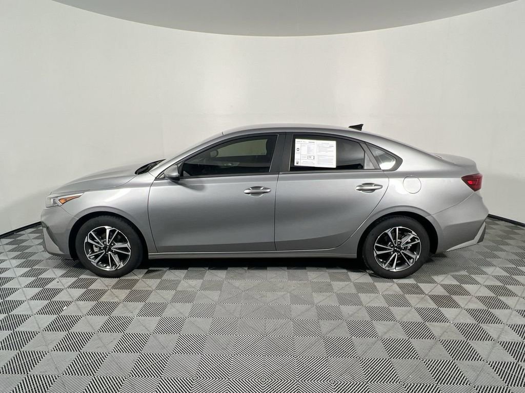 Used 2024 Kia Forte LXS w/ LXS Technology Package FWD image 7