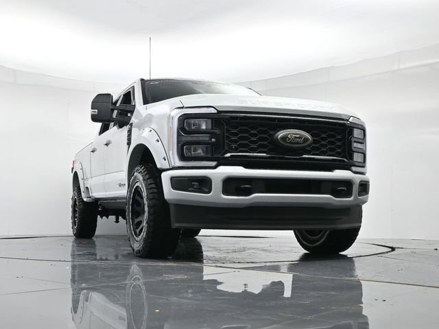 New 2025 Ford F250 XLT w/ Black Appearance Package image 31