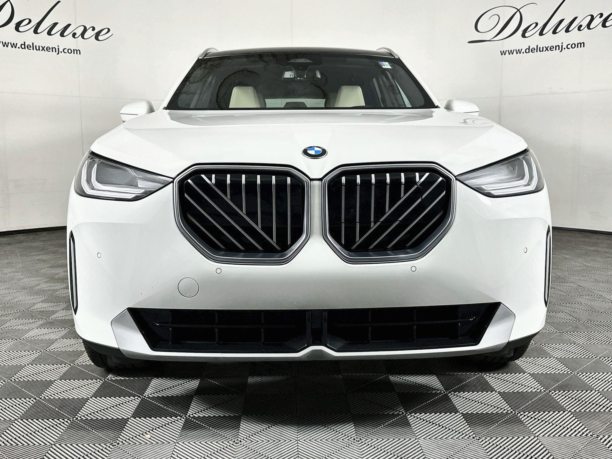Used 2025 BMW X3 xDrive30i w/ Convenience Package AWD/4WD image 2
