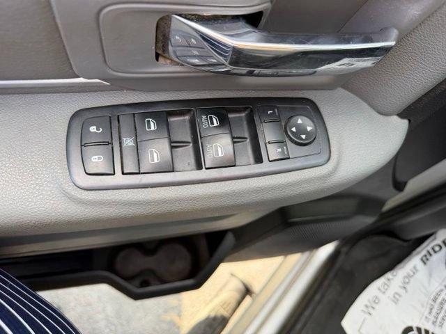 Used 2015 RAM 1500 SLT AWD/4WD image 15