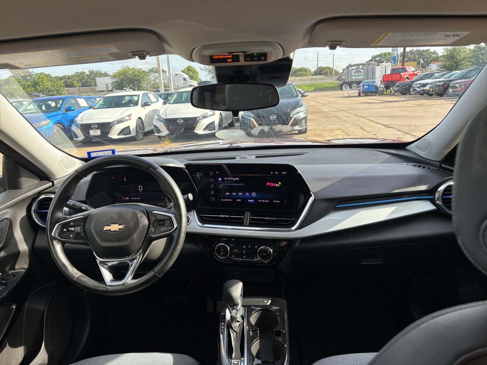 Used 2025 Chevrolet Trax LT w/ LT Convenience Package FWD image 32