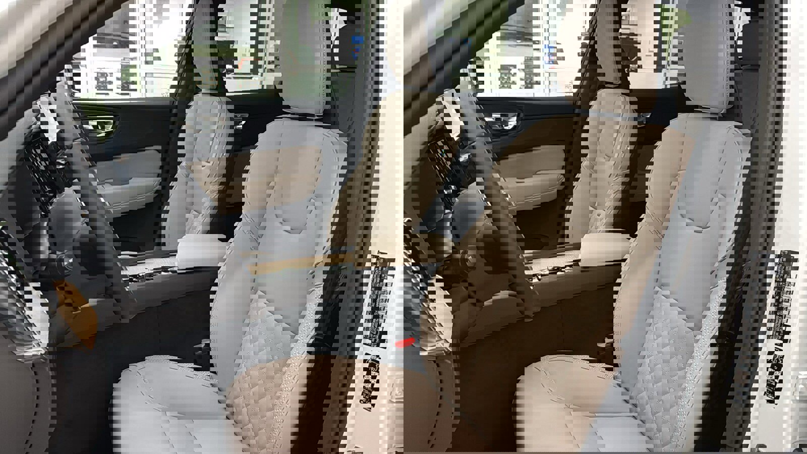 Used 2026 Volvo XC60 B5 Plus w/ Protection Package Premier image 23