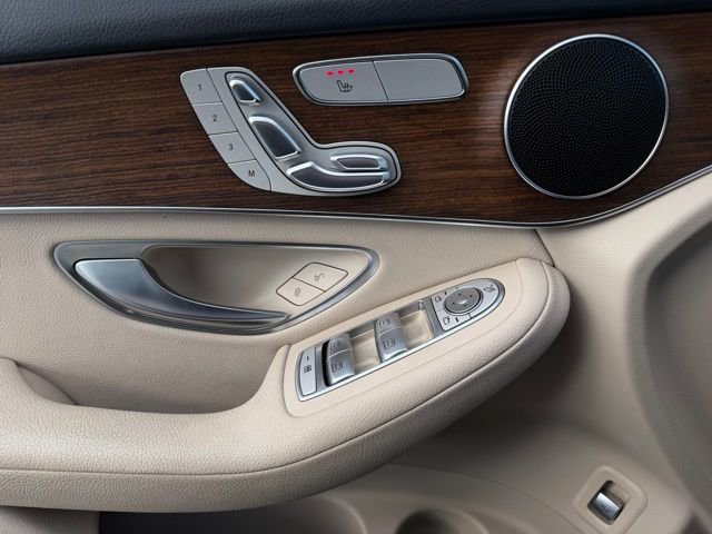 Used 2022 Mercedes-Benz GLC 300 4MATIC image 16