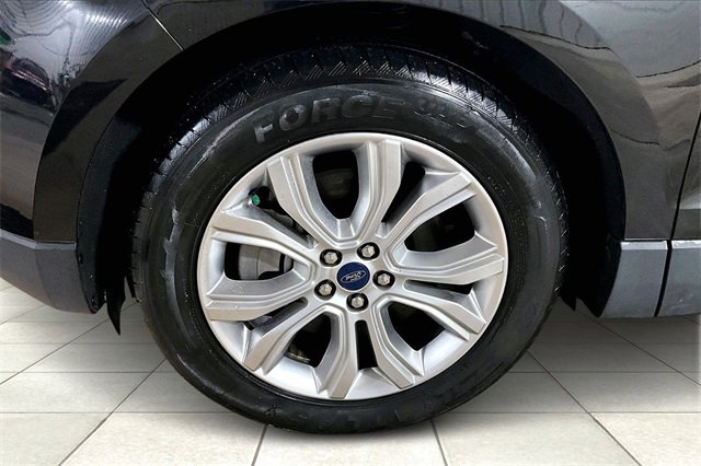 Used 2022 Ford Edge Titanium image 9