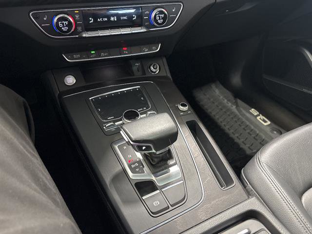 Used 2020 Audi Q5 e Premium Plus w/ Premium Plus Package image 12