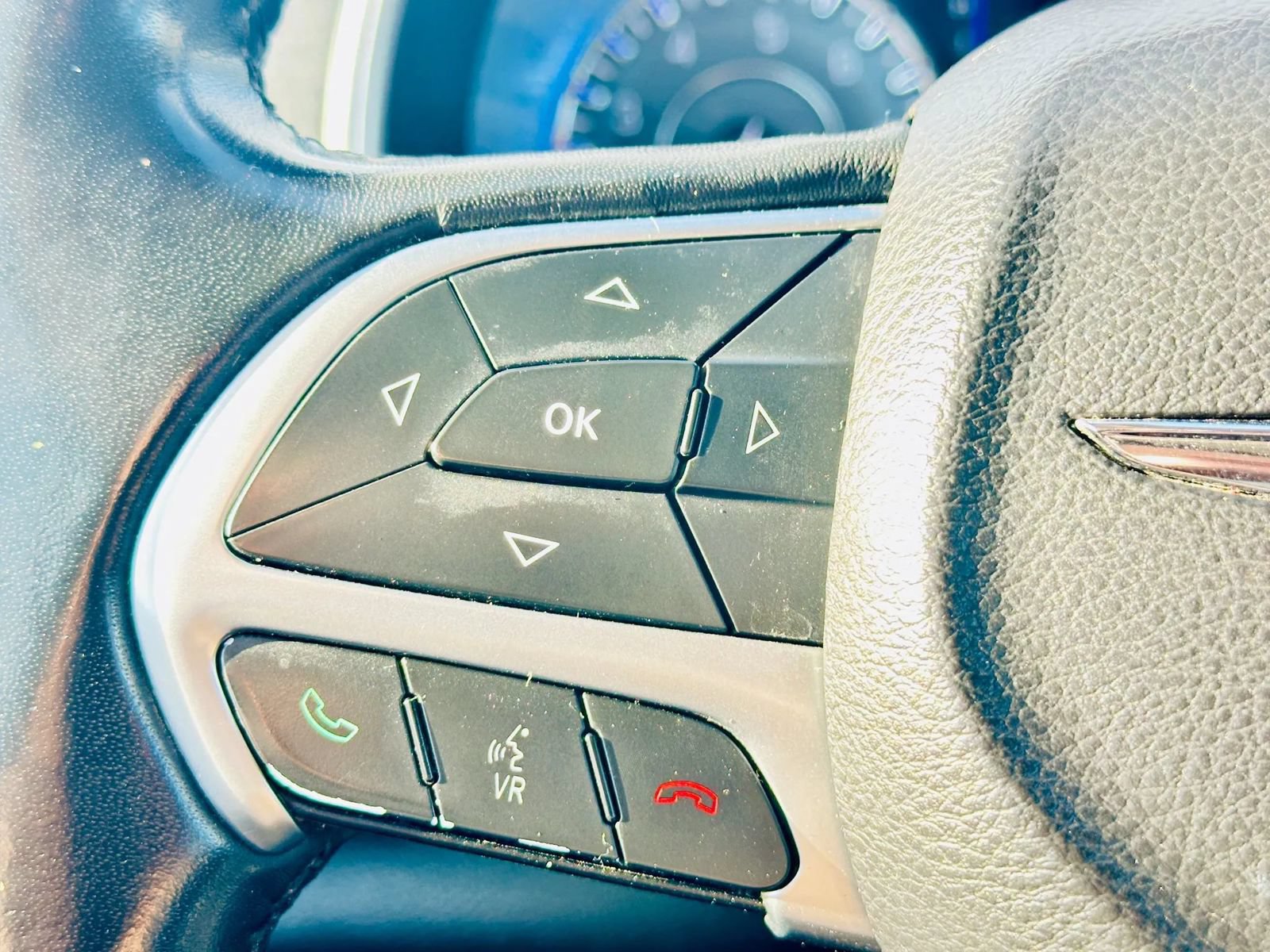 Used 2015 Chrysler 200 Limited w/ Convenience Group FWD image 18