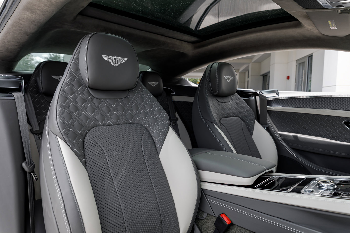 Used 2024 Bentley Continental GT V8 image 31