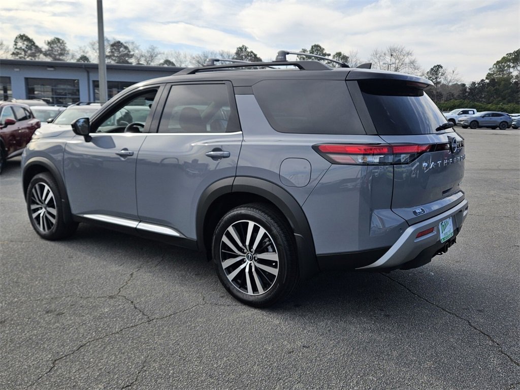 New 2025 Nissan Pathfinder Platinum image 8