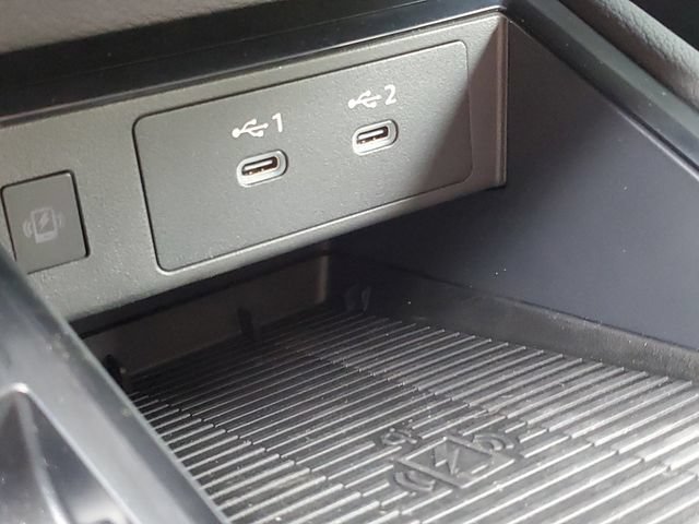 New 2026 Nissan Kicks SR w/ Cold Weather Package FWD image 16
