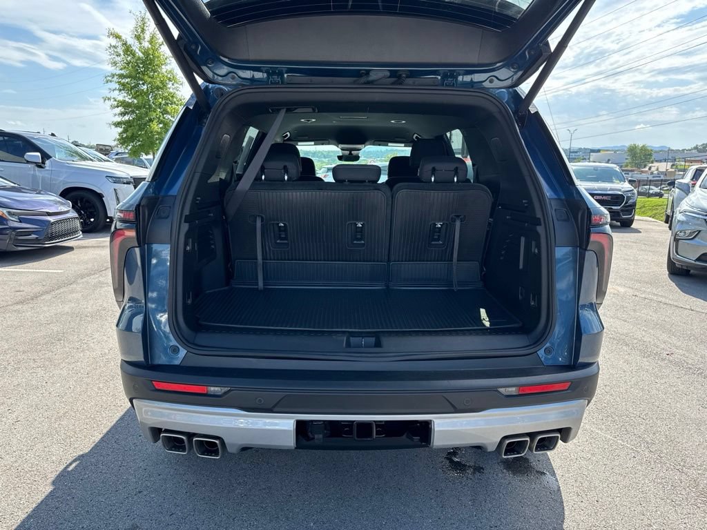 Used 2026 Chevrolet Traverse LT w/ Driver Confidence Package FWD image 30