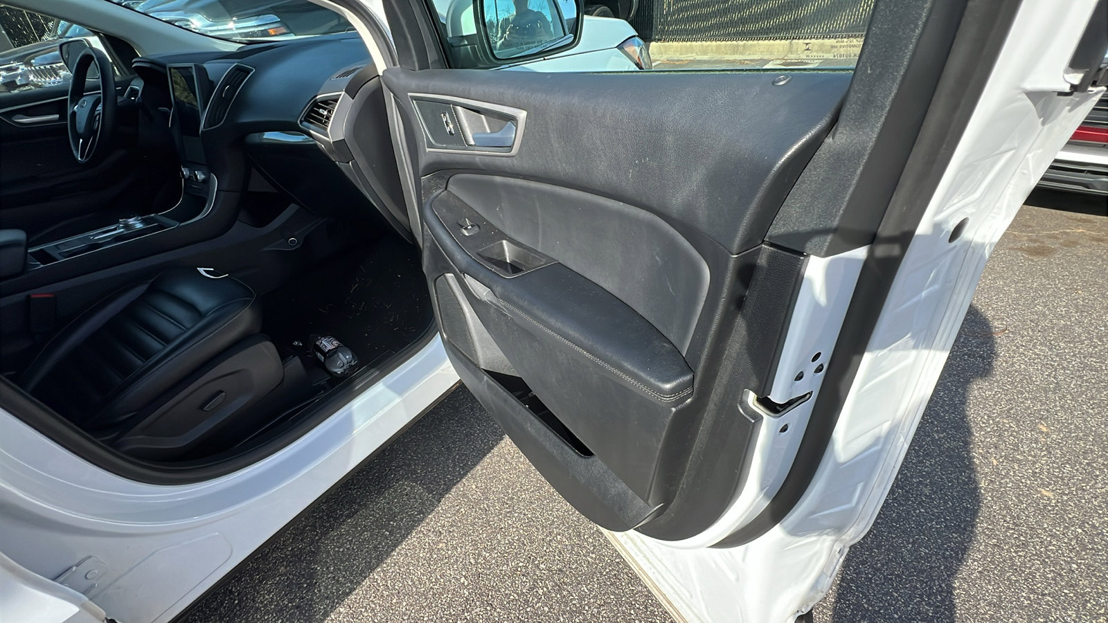 Used 2024 Ford Edge SEL image 19