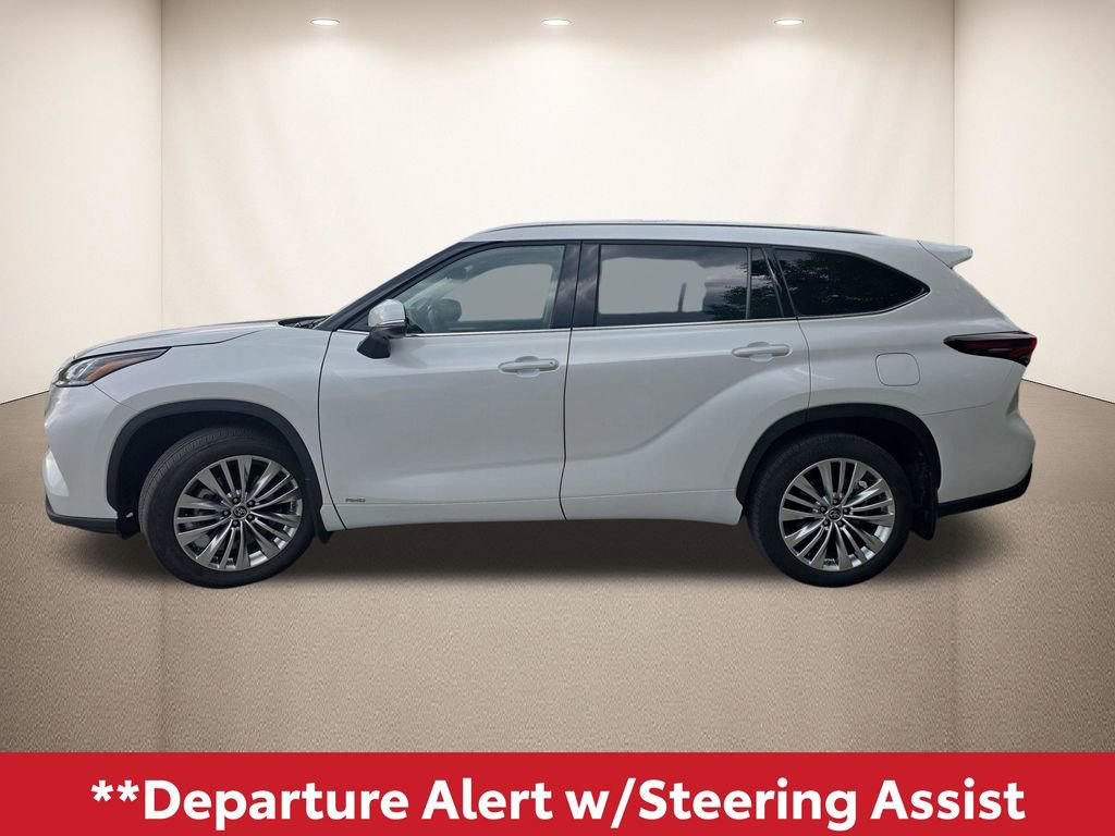 Used 2025 Toyota Highlander Platinum AWD/4WD image 10