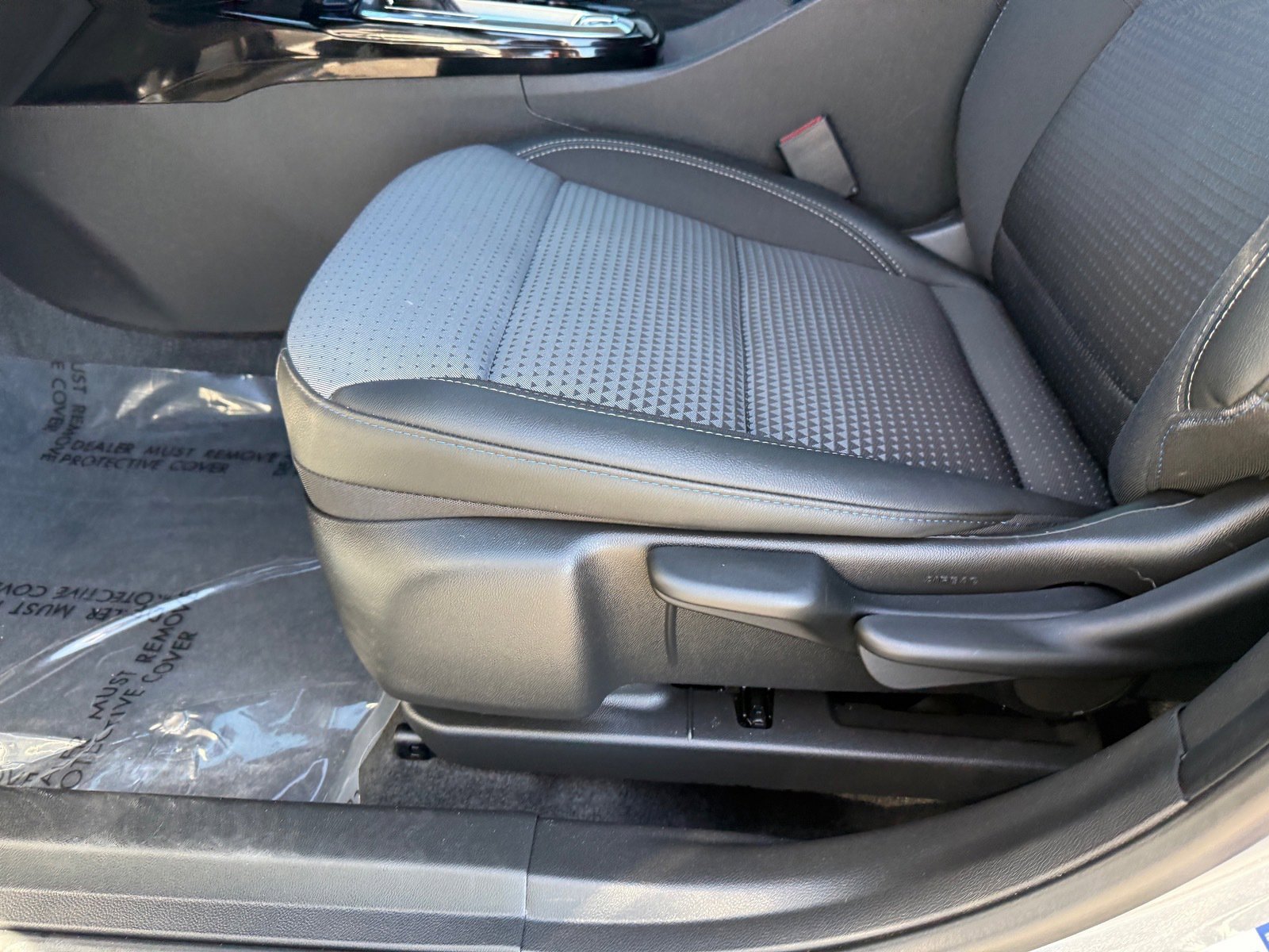 Used 2025 Chevrolet Trax LT w/ Driver Confidence Package image 20