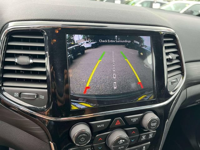 Used 2020 Jeep Grand Cherokee Laredo w/ Quick Order Package 2BN North AWD/4WD image 11