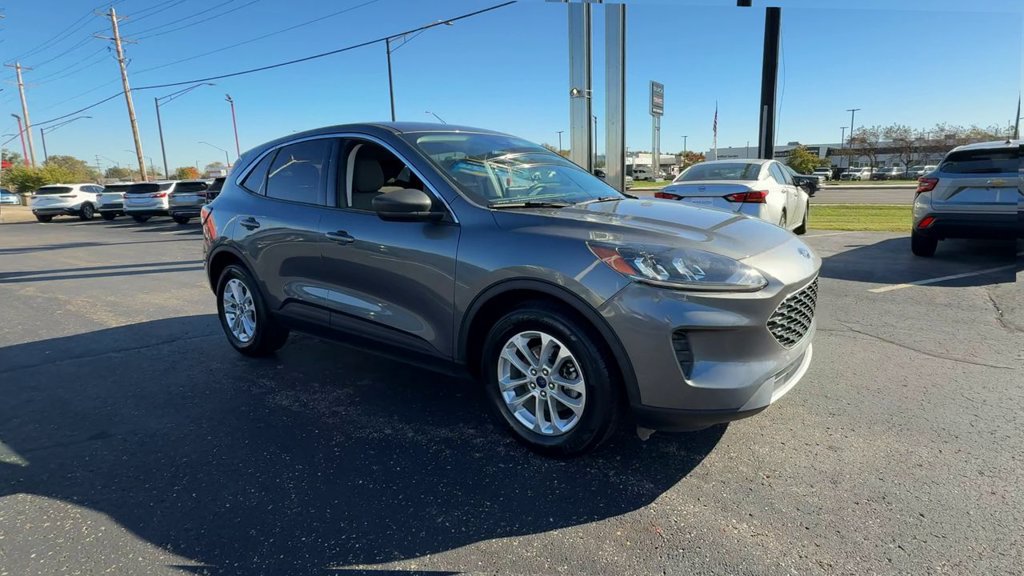 Used 2022 Ford Escape SE FWD image 2