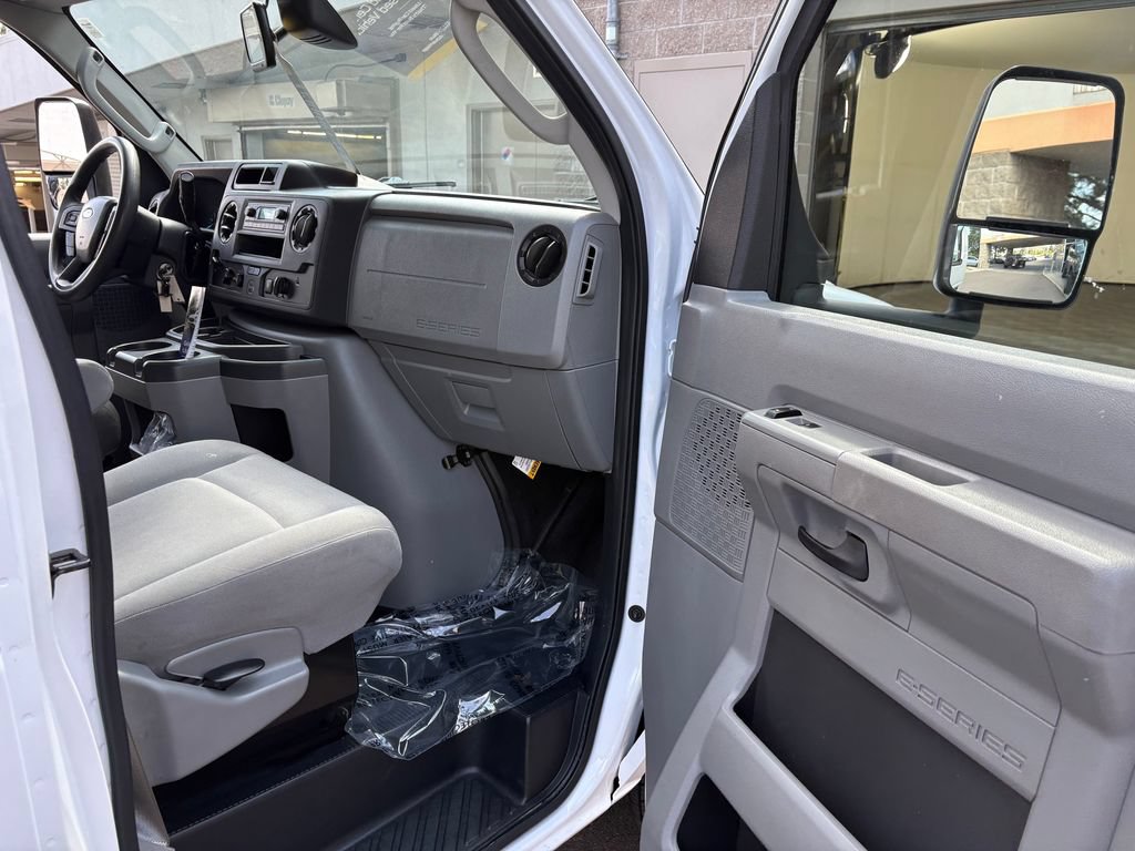 Used 2023 Ford E-450 and Econoline 450 Super Duty w/ Driver's Safety Package RWD image 30