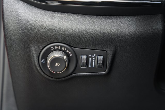 New 2026 Jeep Compass Latitude image 38