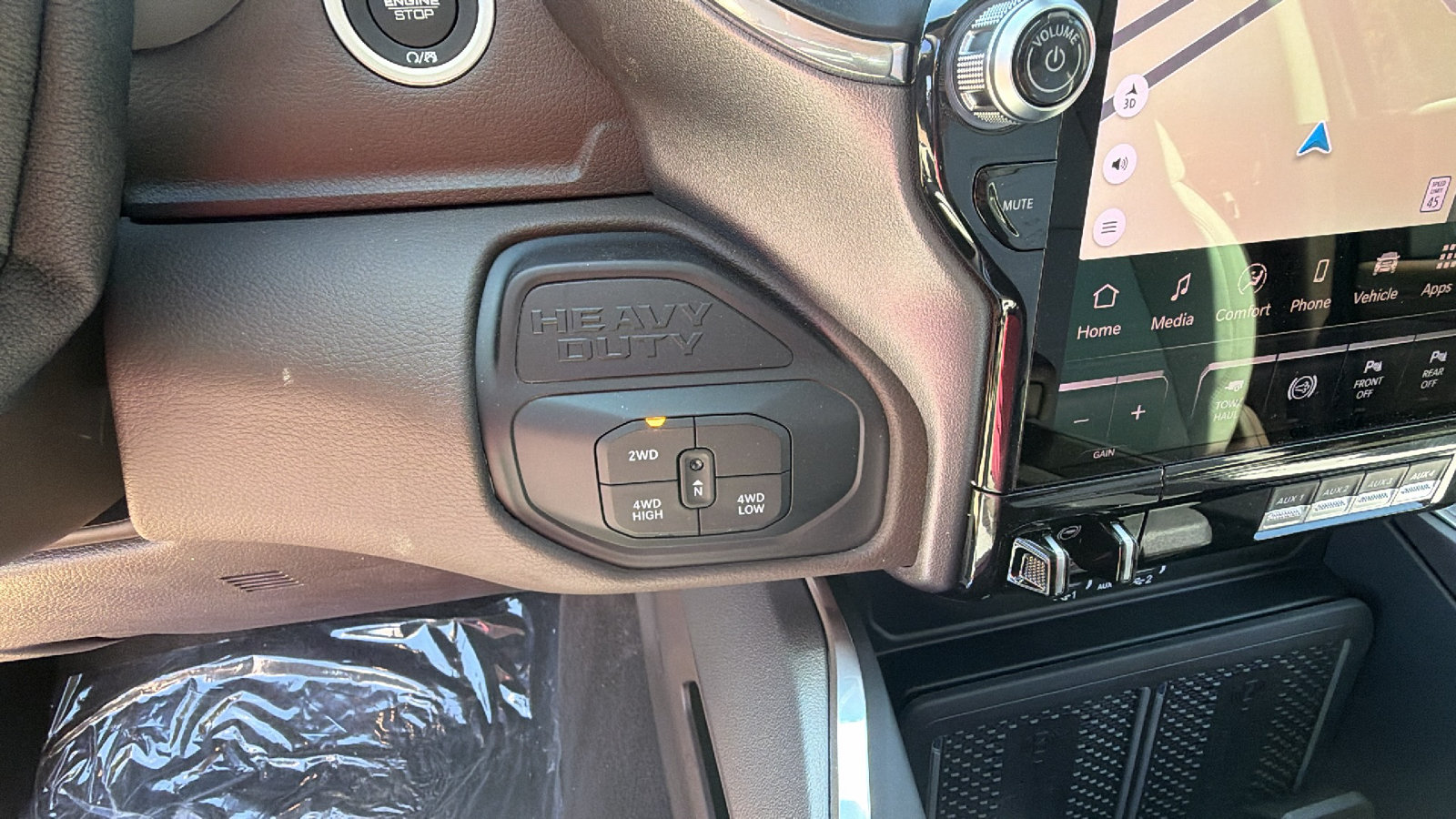 New 2026 RAM 2500 Laramie AWD/4WD image 26