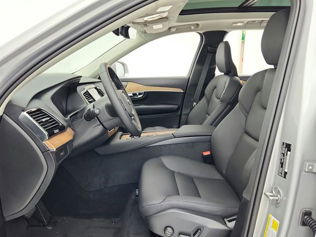 New 2025 Volvo XC90 B6 Plus w/ Protection Package Premier image 25