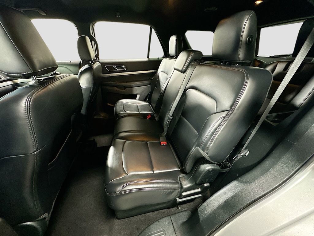 Used 2019 Ford Explorer XLT w/ Equipment Group 202A image 26