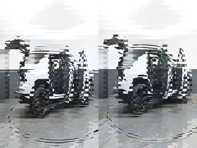 New 2026 Chevrolet Traverse RS w/ LPO, Floor Liner Package image 93