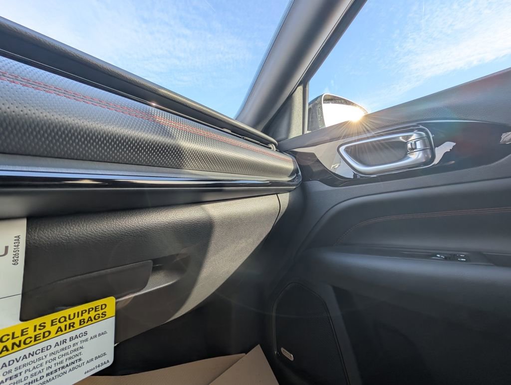 New 2026 Jeep Compass Trailhawk w/ Sun, Sound & Navigation Group AWD/4WD image 32