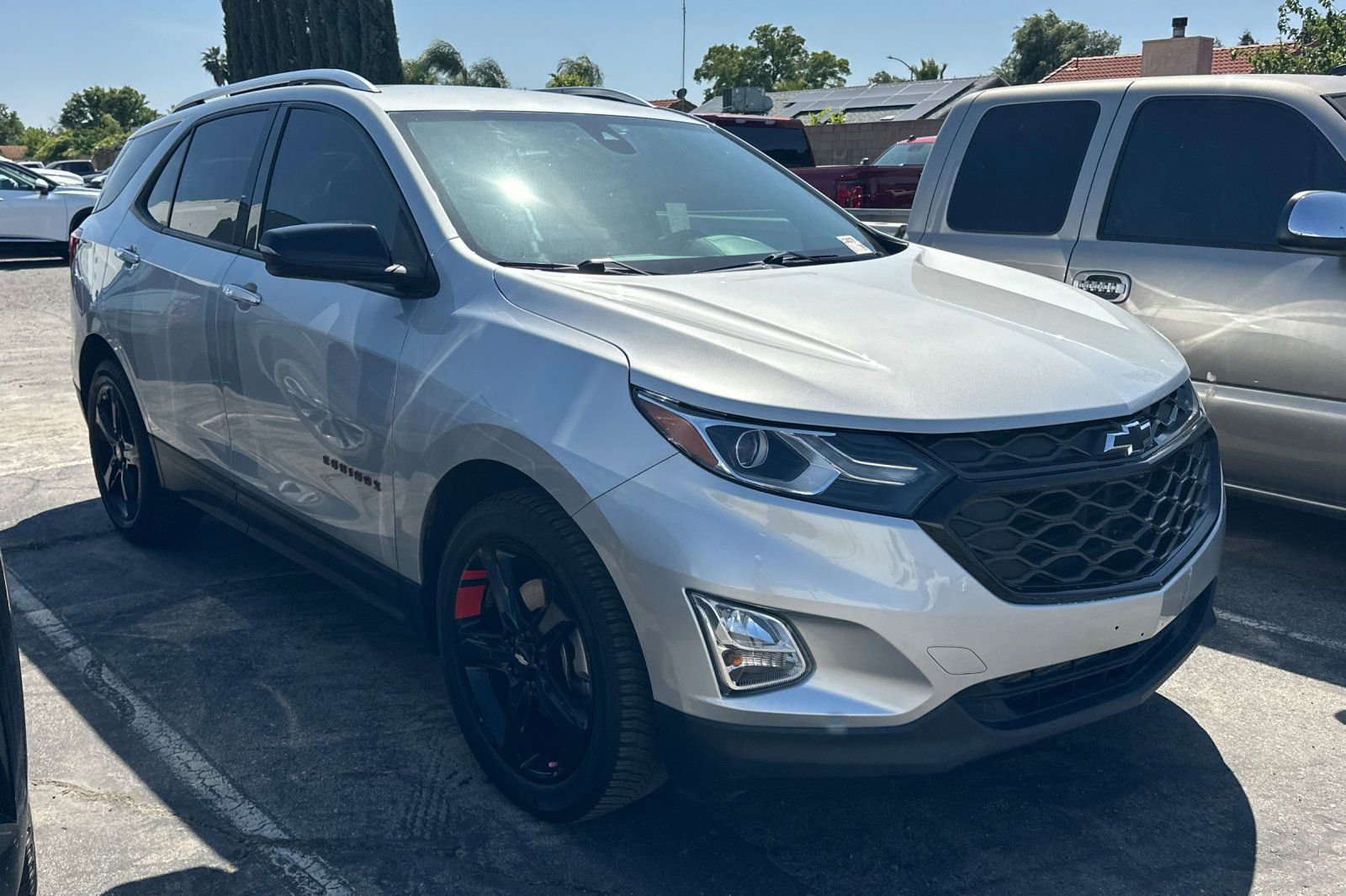 Used 2020 Chevrolet Equinox Premier w/ Premier Redline Edition FWD image 4