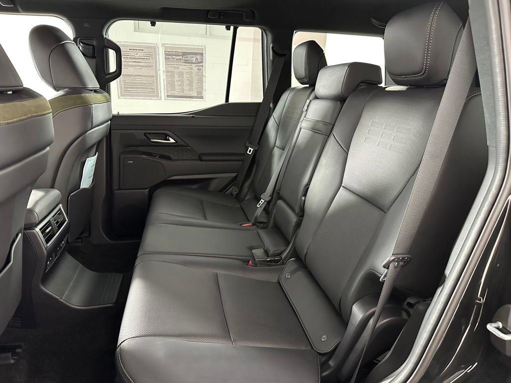 Used 2024 Lexus GX 550 AWD/4WD image 18