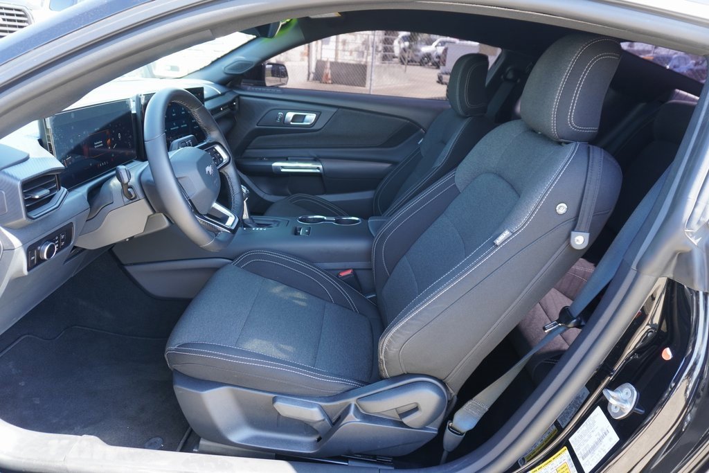 Certified 2025 Ford Mustang Coupe image 7