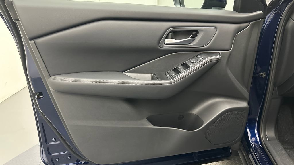 New 2026 Nissan Rogue SV AWD/4WD image 14