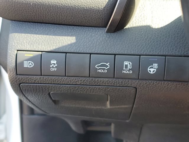 Used 2022 Toyota Camry SE FWD image 18