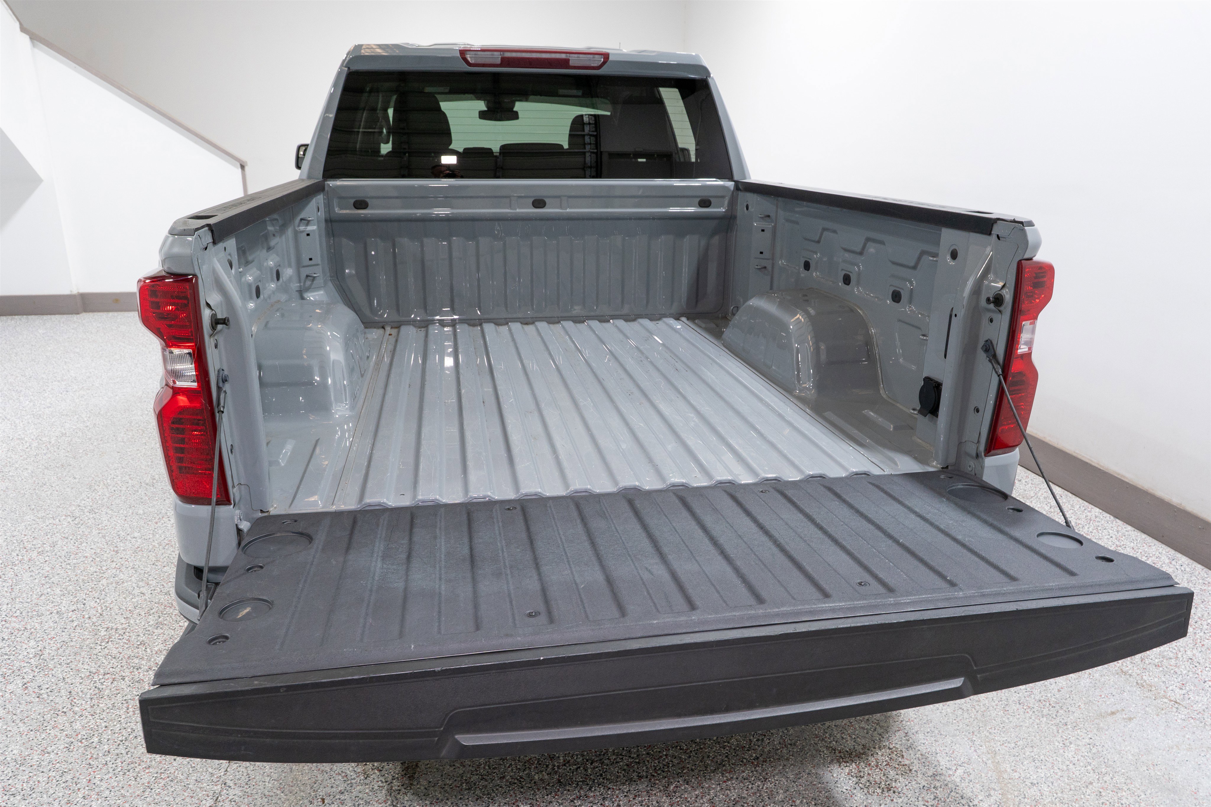 Used 2024 Chevrolet Silverado 1500 Custom image 11