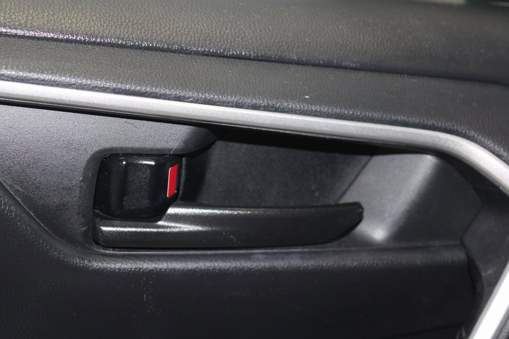 Used 2023 Toyota RAV4 LE image 8