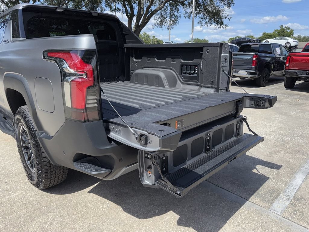 Used 2026 Chevrolet Silverado EV Trail Boss AWD/4WD image 24