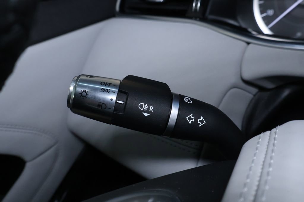 Used 2020 Land Rover Range Rover Evoque S image 21