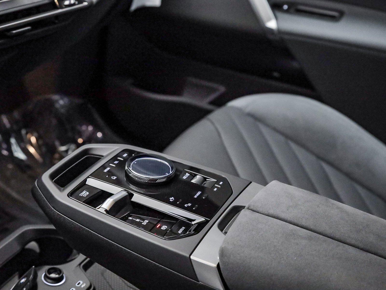 New 2026 BMW iX xDrive45 w/ M Sport Package image 23