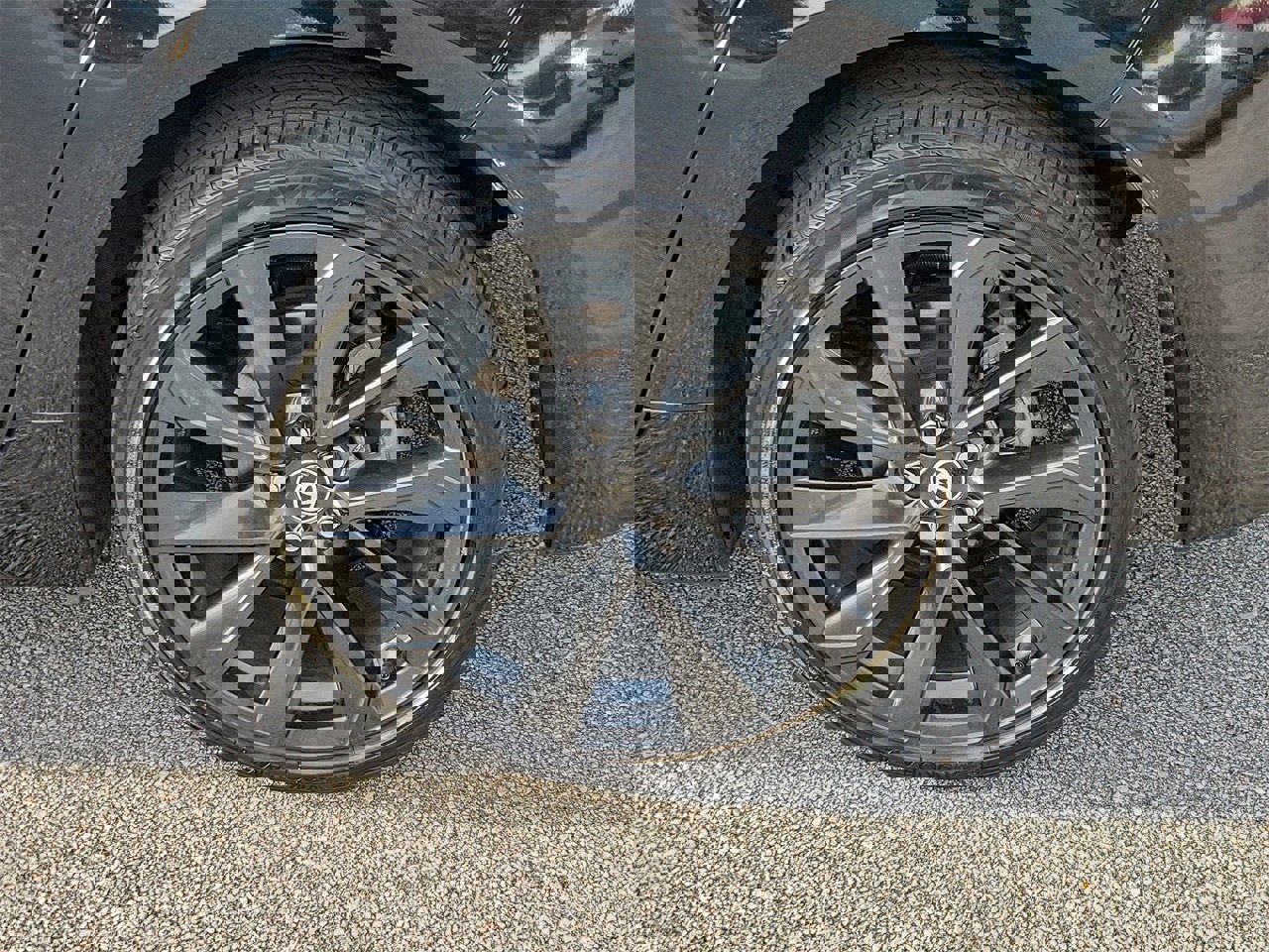 Used 2023 Toyota Corolla SE image 5