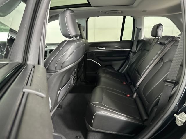 Used 2023 Jeep Grand Cherokee 30th Anniversary image 25