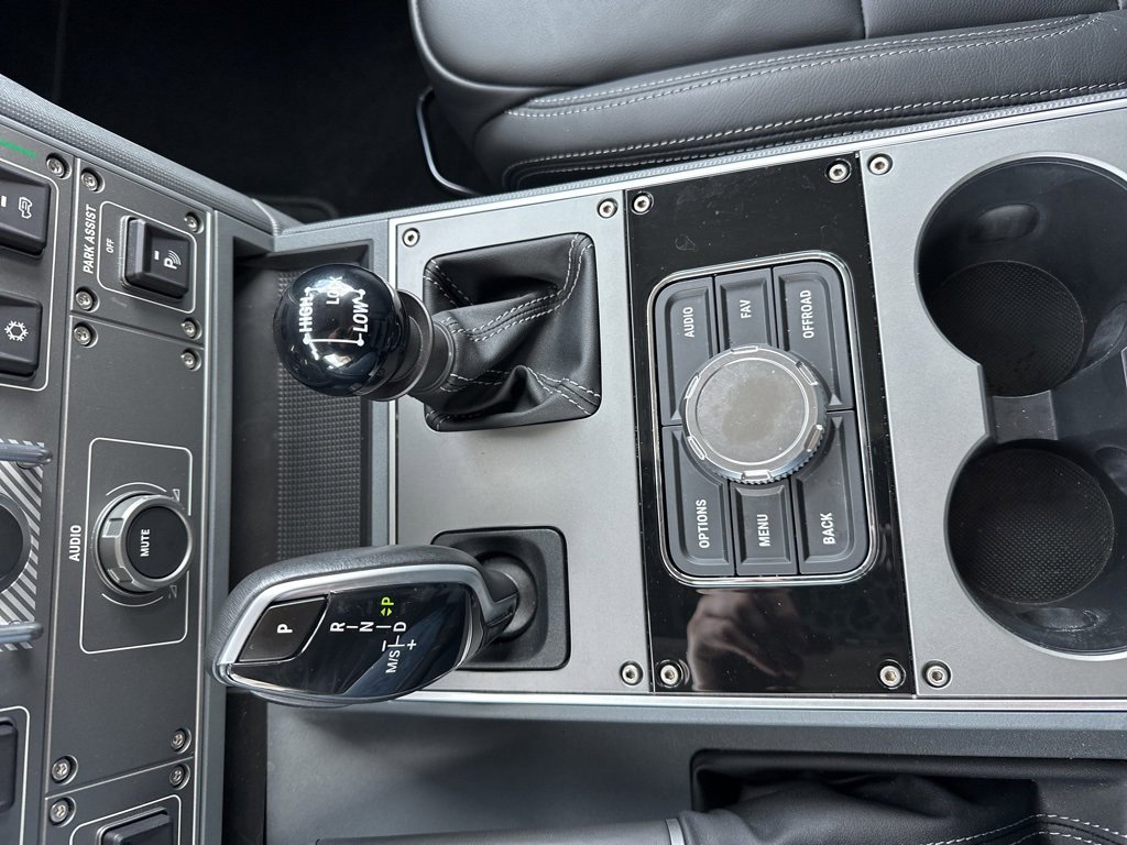 Used 2024 INEOS Grenadier Fieldmaster Edition image 19