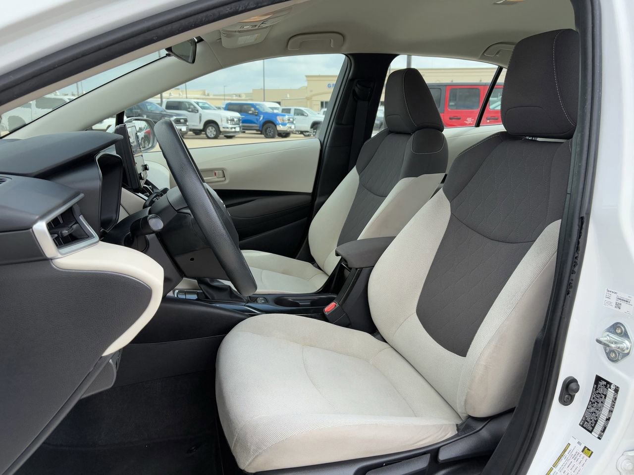 Used 2022 Toyota Corolla LE image 24