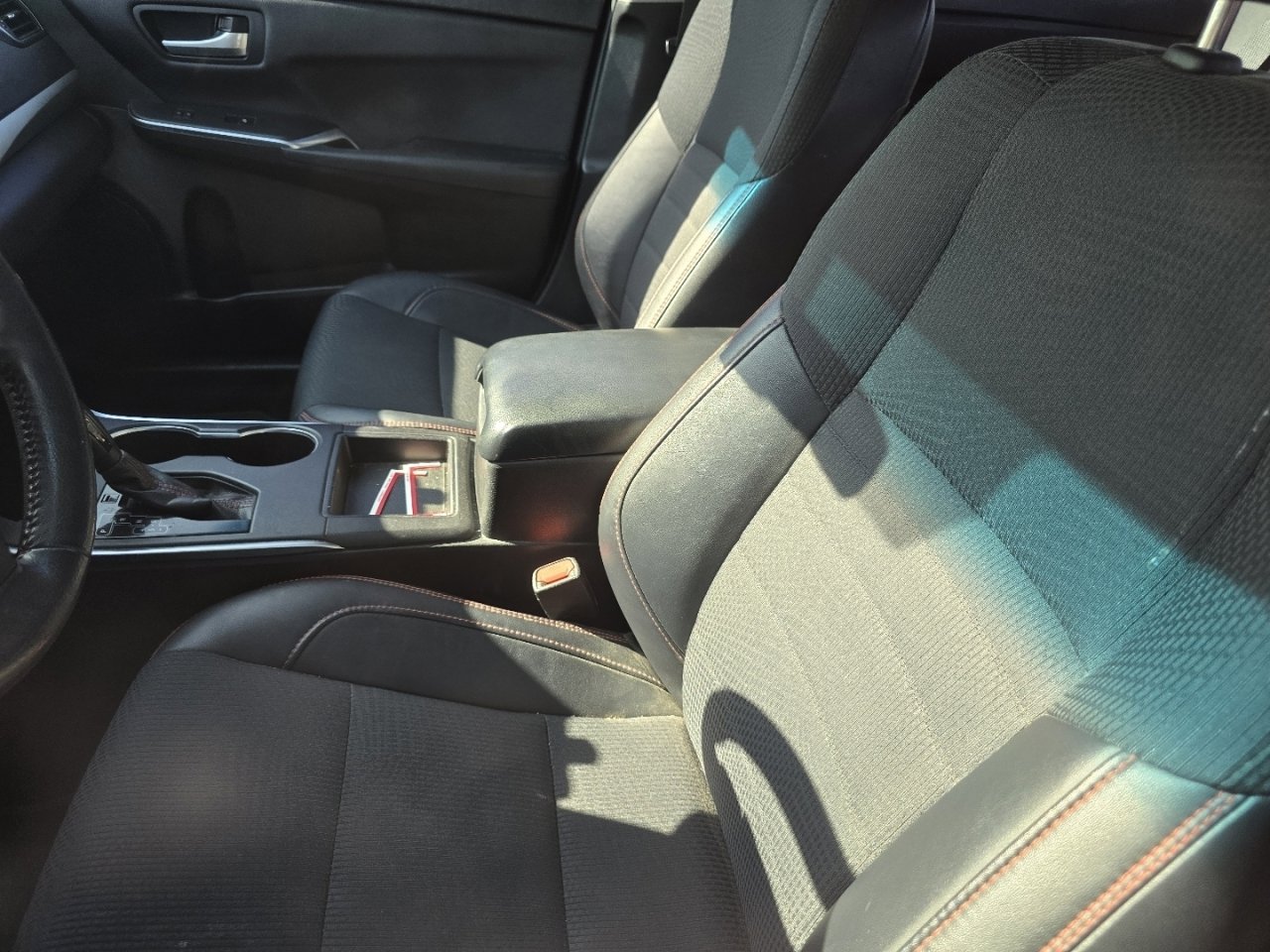 Used 2016 Toyota Camry SE image 20