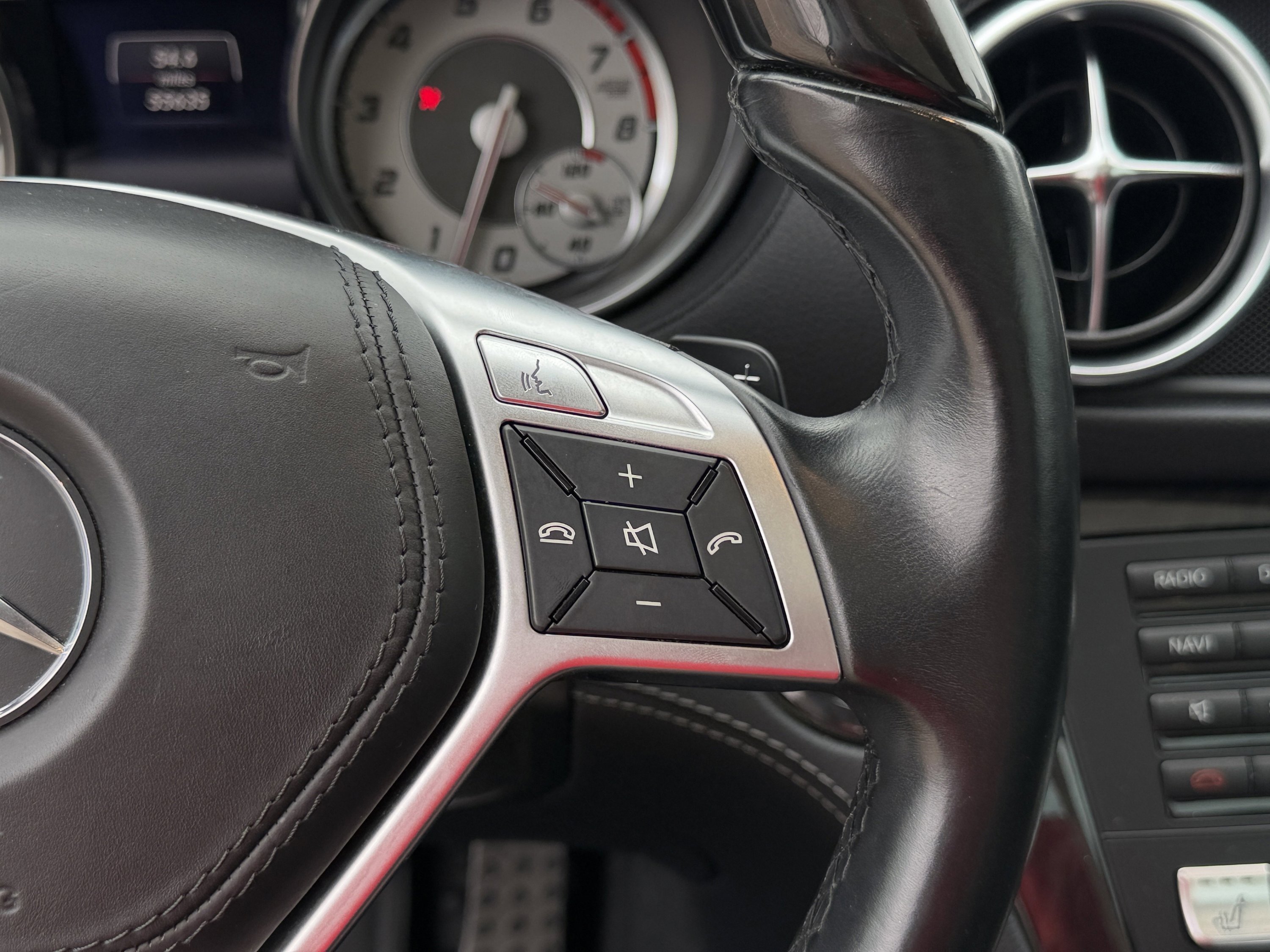 Used 2016 Mercedes-Benz SL 400 image 37