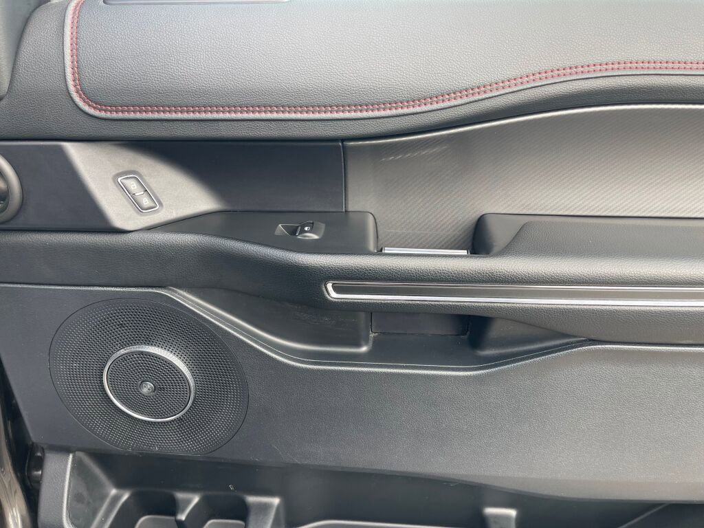 Used 2021 Ford Expedition Limited image 37