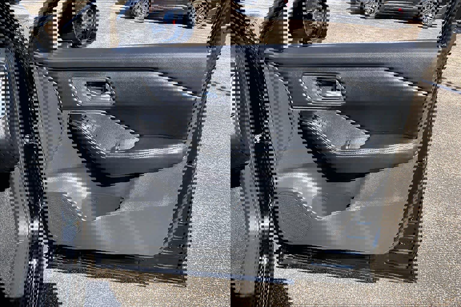 Used 2025 Nissan Rogue SV image 23