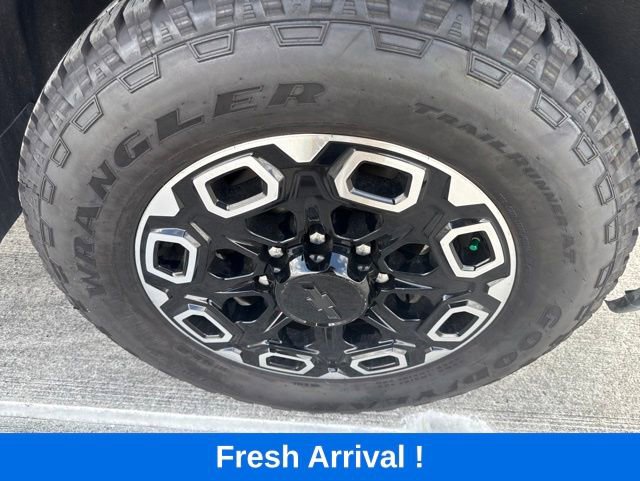 Used 2020 Chevrolet Silverado 2500 LTZ w/ Technology Package AWD/4WD image 18